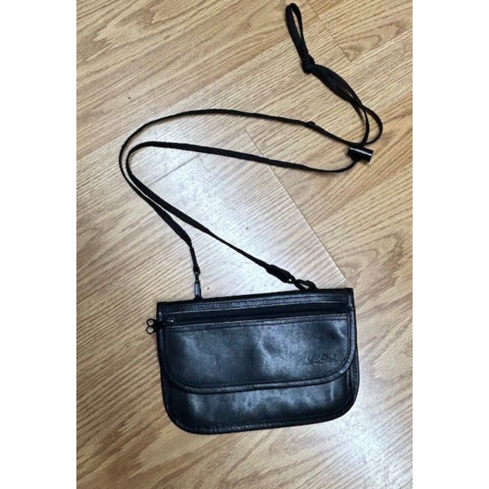 LL Bean - Vintage Leather Passport Travelers Wallet